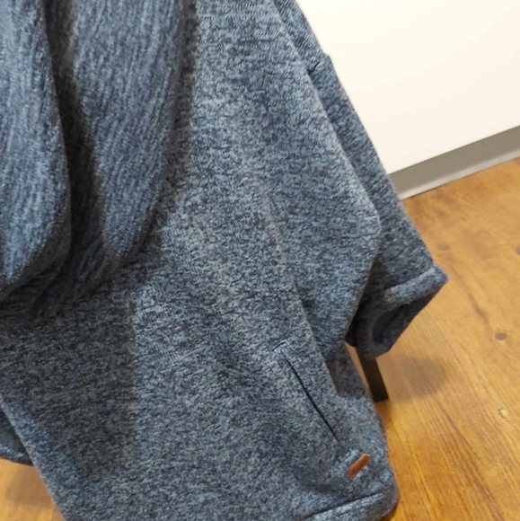 Sweater - Picture 6 of 6